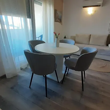 Panorama A15 شقة تروغير
